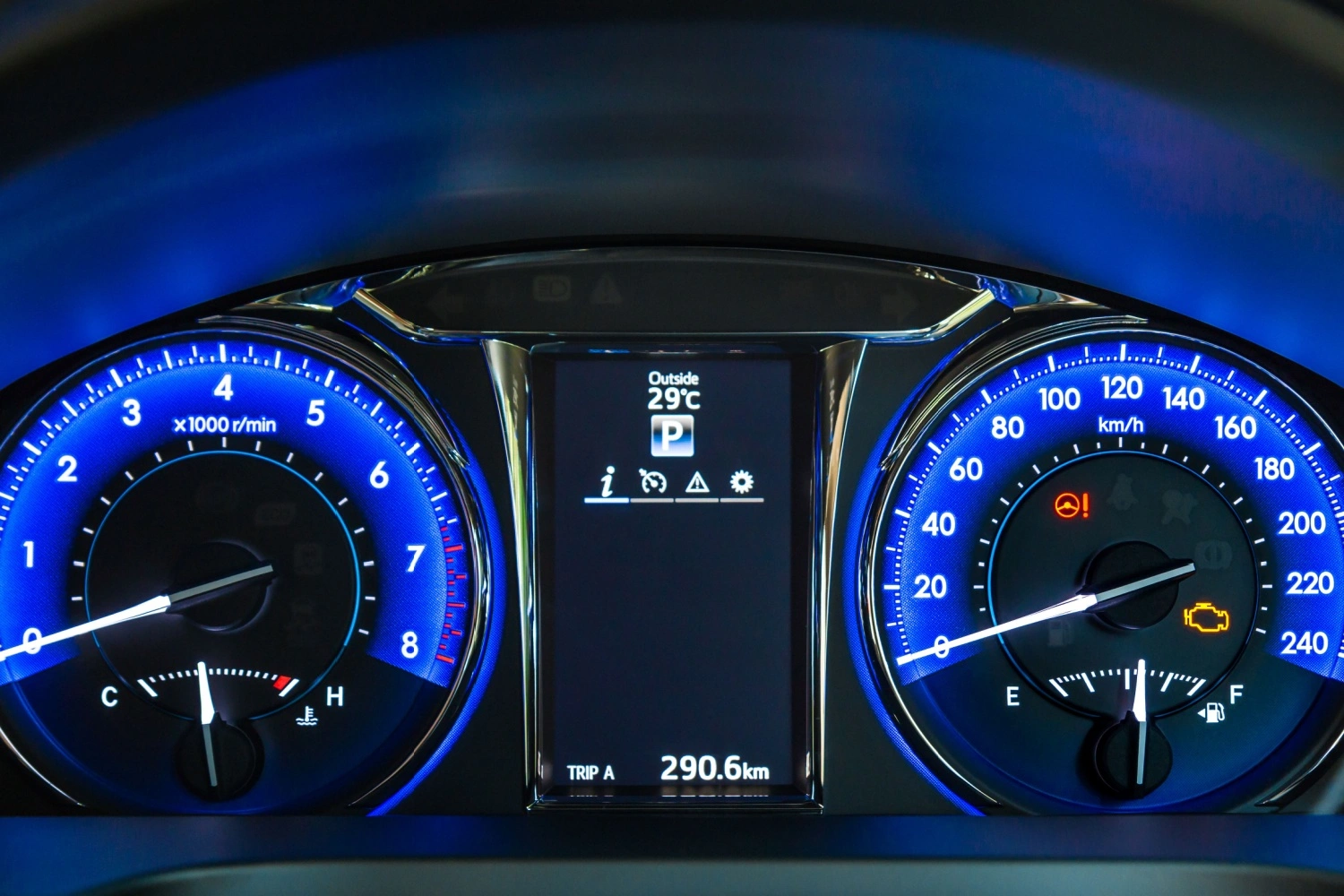 Chilometraggio nel noleggio auto a lungo termine: come scegliere e gestire gli extra km